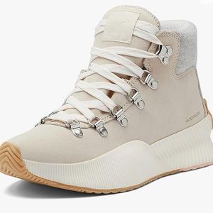 Sorel Women's Out N About III Conquest Boots
GUC Size 7 Chalk Sea Salt Color